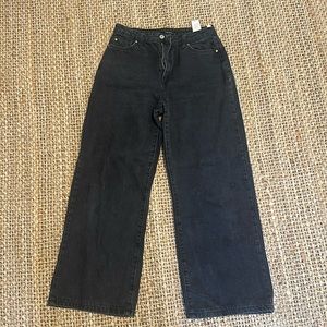 İts black jeans it doesnt fit me anymore!